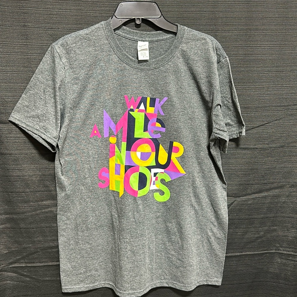 Gildan grey tee “Walk a mile in our shoes” Size L / Box 23-19 - Picture 1 of 6